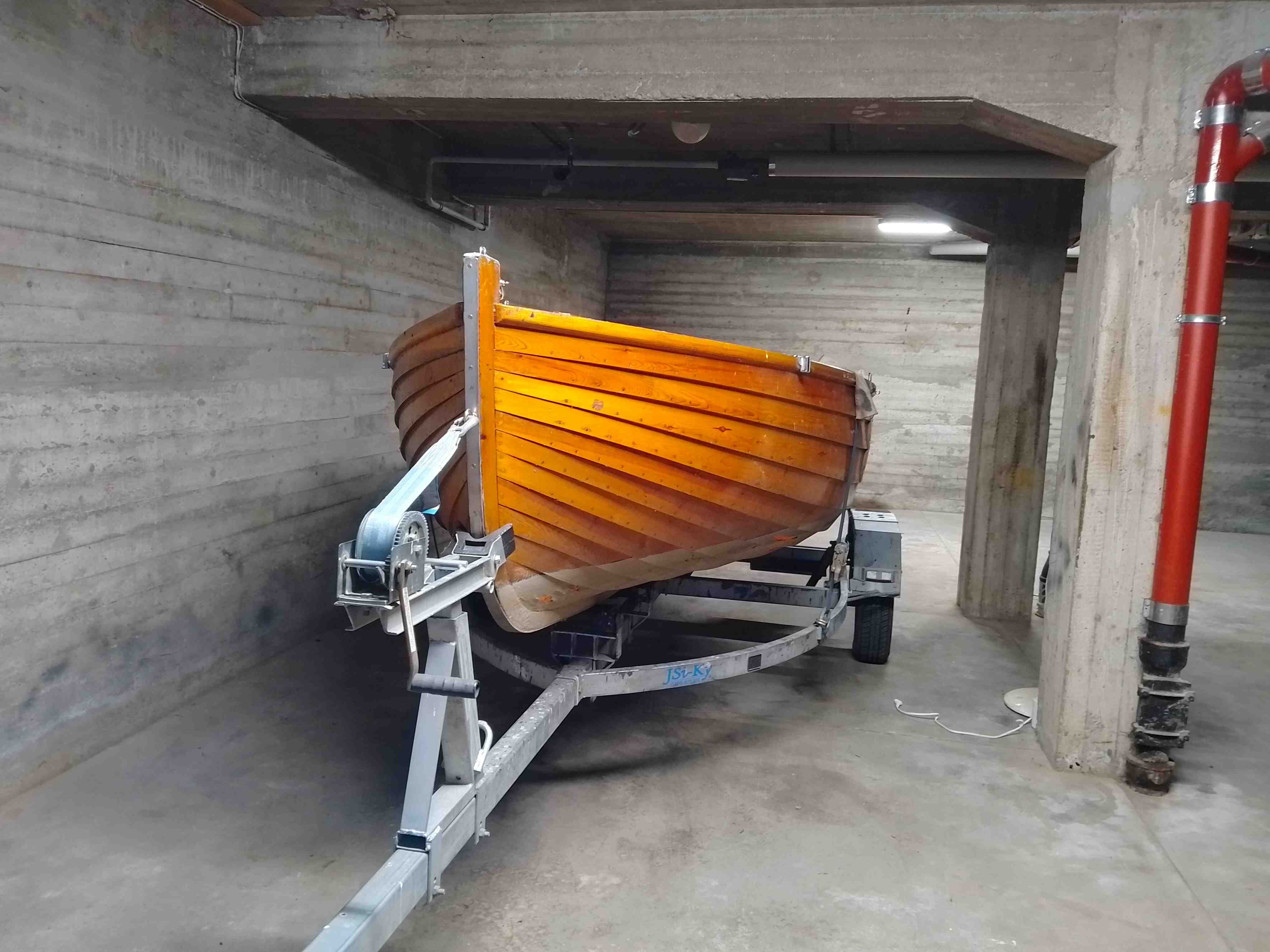 Venetraileri / Boat trailer